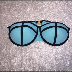 🔻NWOT Strapless Bikini Top
